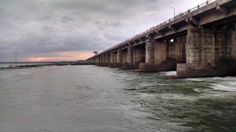 Vijayawada to Rajahmundry Cabs
