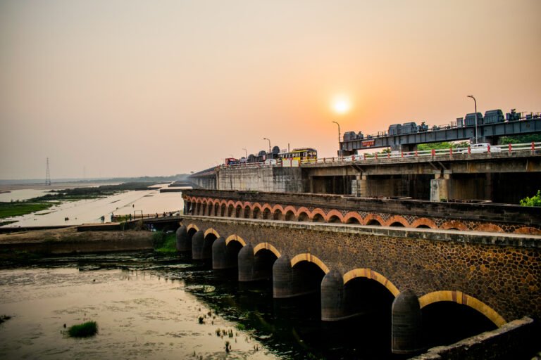 Vijayawada to Rajahmundry Cabs