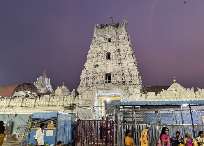 Warangal to Vemulawada Cabs